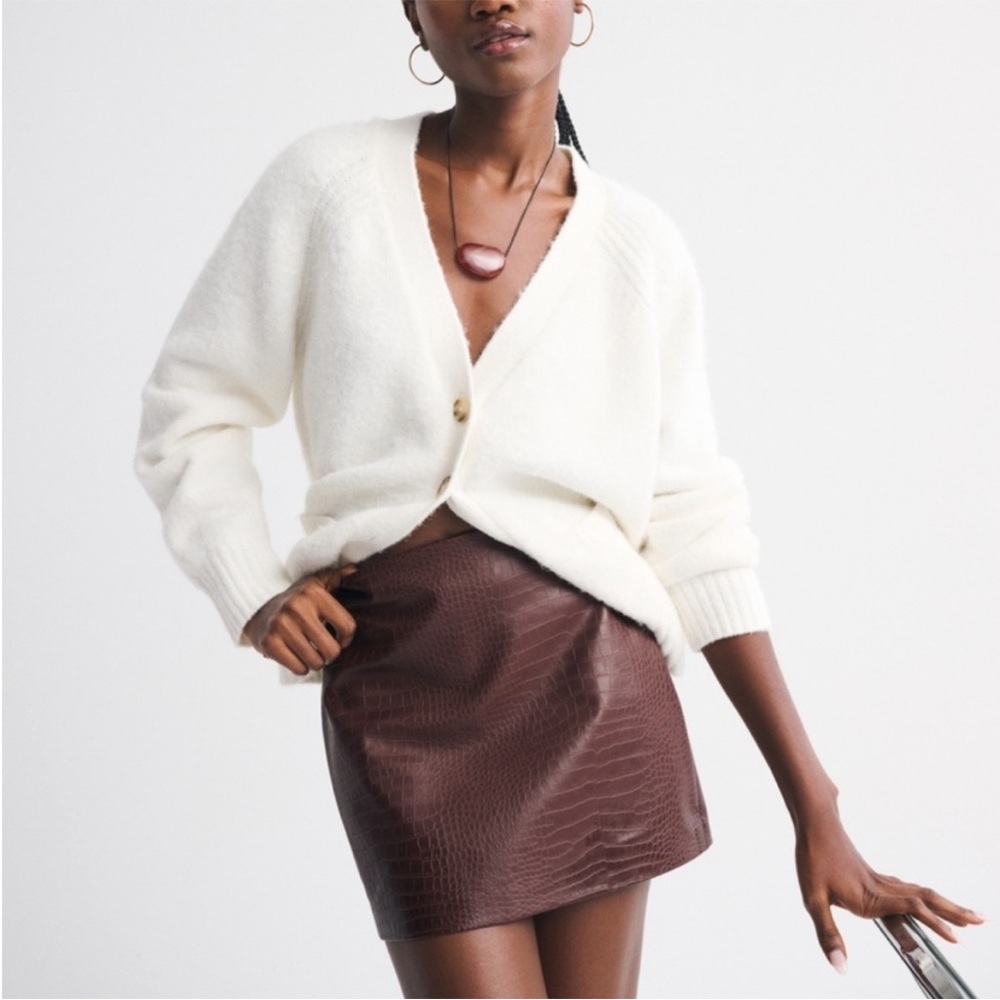 NWT Abercrombie & Fitch Scarlett Vegan Leather Mini Skort Brown Croc Embossed L - Picture 2 of 8